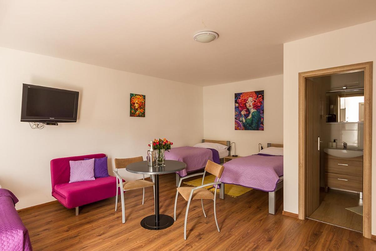 Apartmany Tereza & Free Parking Bratislava Ngoại thất bức ảnh