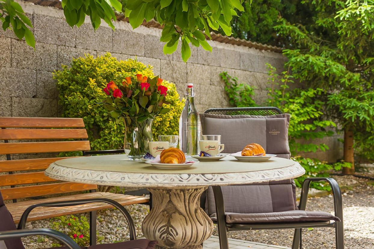 Apartmany Tereza & Free Parking Bratislava Ngoại thất bức ảnh